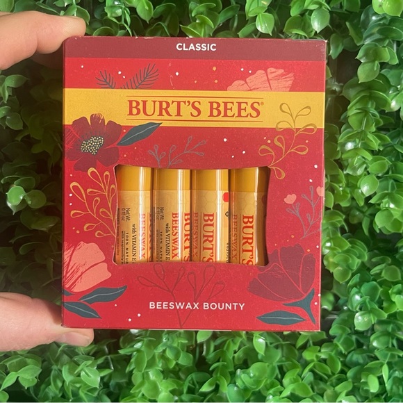 New Burt's Bees 4ct Beeswax Bounty Lip Balms - Picture 4 of 5